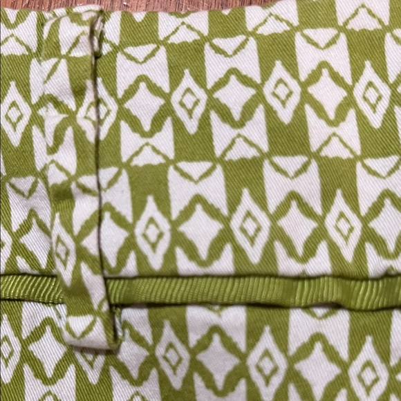 New York & Company Green Patterned Women's Shorts - Picture 3 of 5